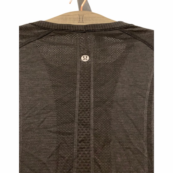 lululemon Limited Edition Swiftly VancouverCanucks - Picture 5 of 5